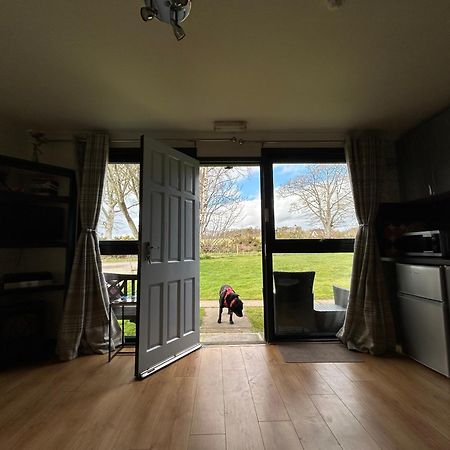 Kilcoy Chalets Мьюир-оф-Орд Экстерьер фото