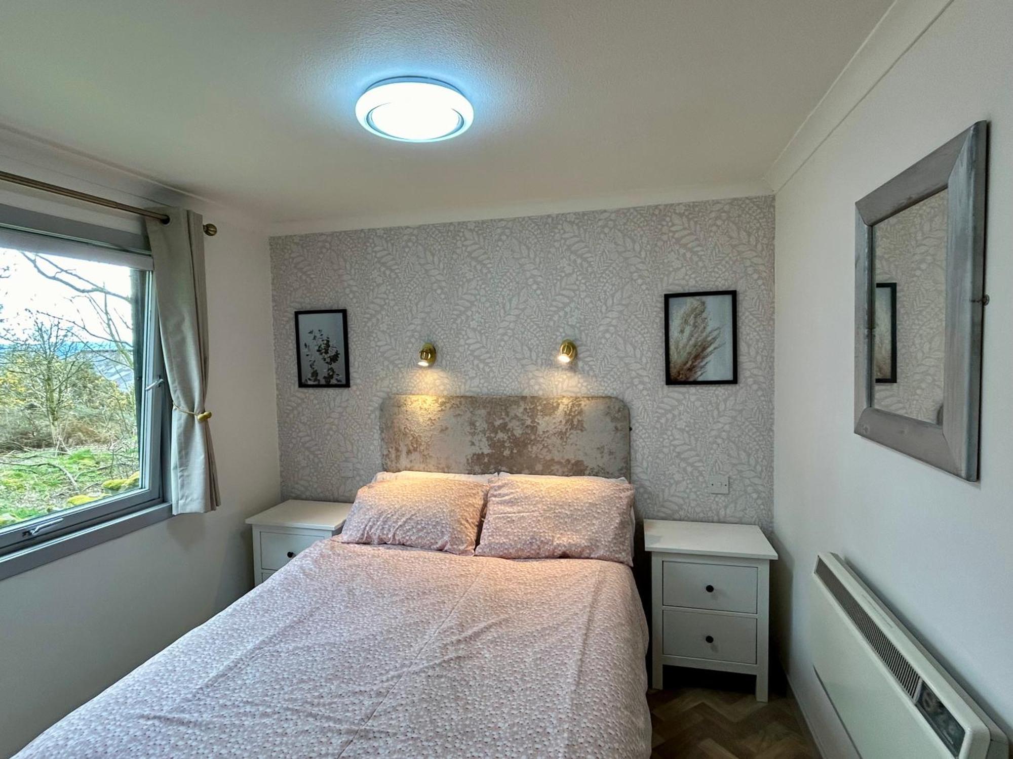 Kilcoy Chalets Мьюир-оф-Орд Экстерьер фото